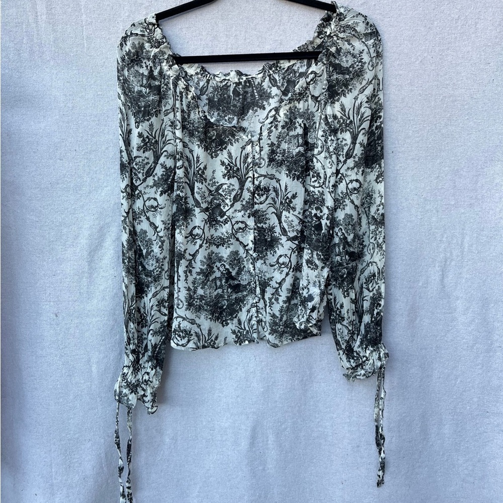 PAIGE 100% Silk Kiki Blouse in Parchment Toile De Jouy Black Novelty Print M